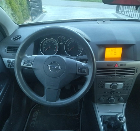 Opel Astra cena 11500 przebieg: 170100, rok produkcji 2005 z Gorlice małe 37